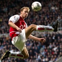 Arsenal to unveil Dennis Bergkamp statue before next home game