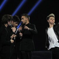 Harry Styles makes mortifying run from urinal to stage at Brit Awards 