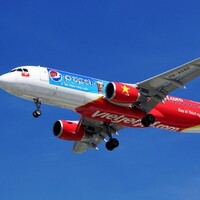 Crew suspended after plane lands at wrong airport 