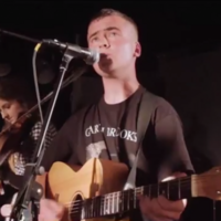 Col&Atilde;&iexcl;iste Lurgan do Garth Brooks as Gaeilge