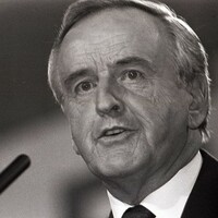 Albert Reynolds will lie in repose in Mansion House and funeral will take place on Monday