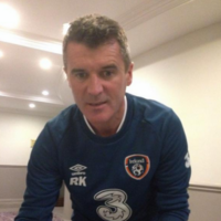 Who's that beardless stranger? Oh wait, it's Roy Keane!
