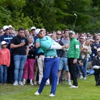 McIlroy left frustrated at Wentworth, Harrington walks off after two holes