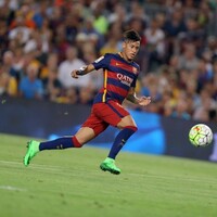 Barcelona preparing new Neymar deal amid reports of world record Man United bid