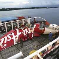 AirAsia investigation: Crew members ‘lost control’ of the plane   