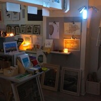 A Dublin shop hit by a power cut came up with a very Christmassy solution