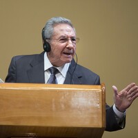 'What did you say about political prisoners?' Castro fields questions at Obama press conference