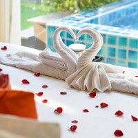 Lucky couple to take honeymoon after scooping &acirc;�&not;500,000 Lotto prize 