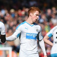 Liverpool let 2-goal lead slip as Benitez comes away from Anfield with hard-earned point