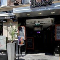 Buskers Bar in Temple Bar investigating after students refused entry told 'no blacks allowed'