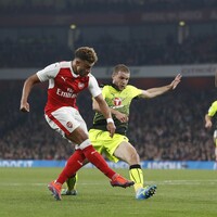 Oxlade-Chamberlain brace sends Arsenal through while Newcastle hit Preston for six