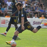 Former St Pat's midfielder James Chambers pens new deal in the US