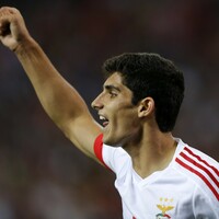 United eye &acirc;�&not;30m Benfica winger, Rooney ponders China and all today's transfer gossip