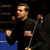 Mark Selby late show leaves World Championship final in the balance