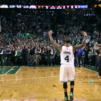 Grieving Isaiah Thomas scores 53 in Celtics win while Warriors ease past Jazz