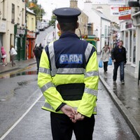 Garda sustains broken wrist while arresting 'aggressive' suspect in Cavan 