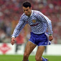 Man United take inspiration from classic '90s jersey for new away kit 