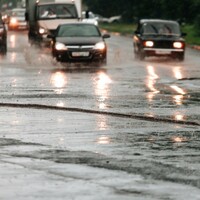 Motorists warned about 'greasy roads' as heavy rain forecast for weekend
