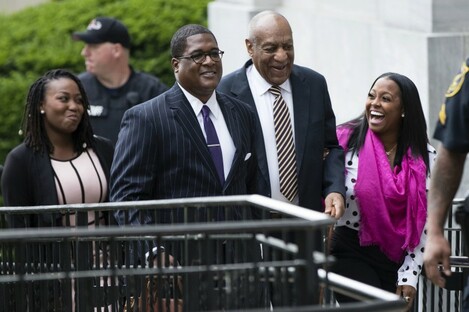 Bill Cosby arriving to court.