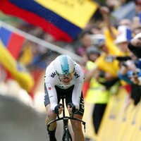 Chris Froome and Team Sky under fire over 'cheating' jersey