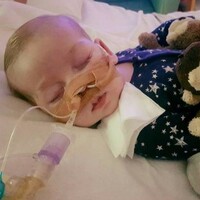 Parents of Charlie Gard to bring 'new evidence' to court in bid for US treatment