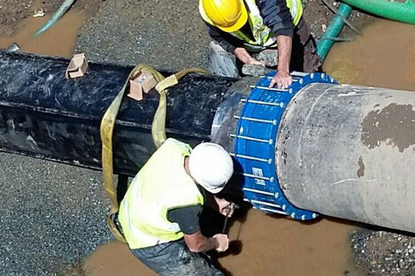 A new pipe being fitted at the burst main in Donore, Co Meath, which caused a water shortage in the Drogheda area over the past week