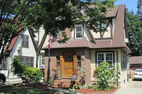 The house can sleep up to 20 people. 