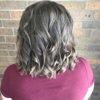 A hairdresser's powerful post about cutting the hair of a teenage girl with depression is going viral