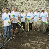 'We have members from 18 to 90': Locals dig in to help uncover three burials at Swords Castle