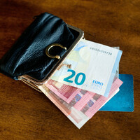 Burglars pretending to be garda&Atilde;&shy; force their way into elderly man's home 