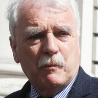 Simon Harris says HPV vaccine saves lives, after speaking to Finian McGrath about his concerns