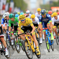 Chris Froome in irresistible form as he stretches Vuelta lead with stunning time trial win