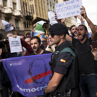 Catalan crisis: 'State of emergency' as Madrid cracks down on referendum by rounding up officials 