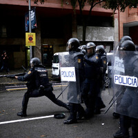 Catalan government says 465 injured in clashes with Spanish police