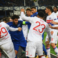 Watch: Ashley Williams sparks melee at Goodison Park