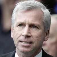 I didn't know who to cheer for in Barca-Chelsea match - Pardew
