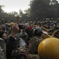 India gang-rape victim battles against the odds: medics