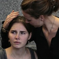 Italy court orders retrial for Amanda Knox