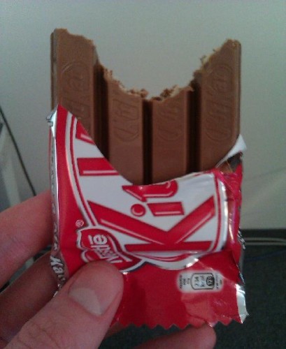 One in six Irish people eat their Kit Kats like THIS · The Daily Edge