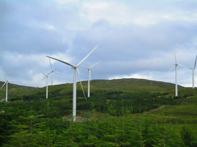 Ireland?s largest windfarm, Energia?s 95MW windfarm at Meenadreen in south Donegal, has officially started supplying power to homes and businesses across Ireland, setting a new Irish record. Photo credit: Thomas McNulty