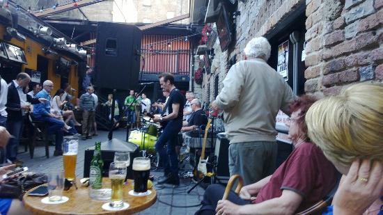 Here it is a list of Irelands best beer gardens* · The 