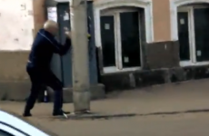 Drunk man has elaborate, imaginary fight with lamppost