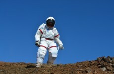 Space food researchers emerge after four months on 'Mars'
