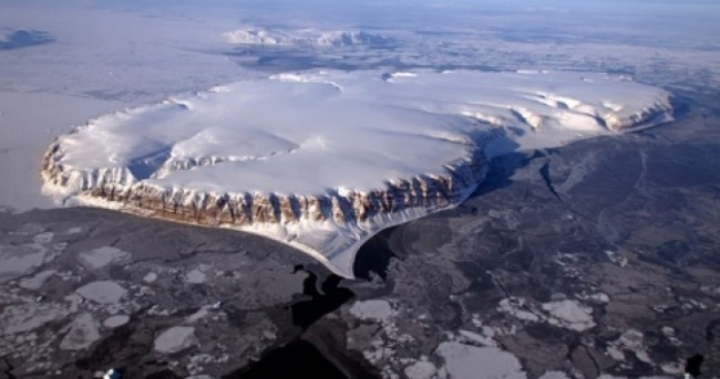 Aircraft-mounted cameras capture stunning views of polar regions