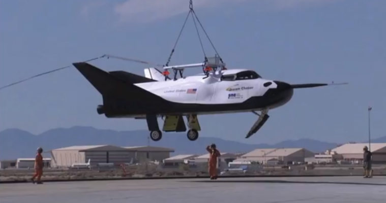 NASA's successor to the Space Shuttle completes tests over dry lake bed