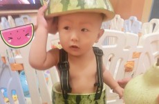 Children wearing watermelon suits is China's hottest trend