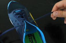 How to tie your shoelaces in just two movements