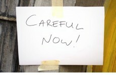 These are the most Irish wet paint signs ever