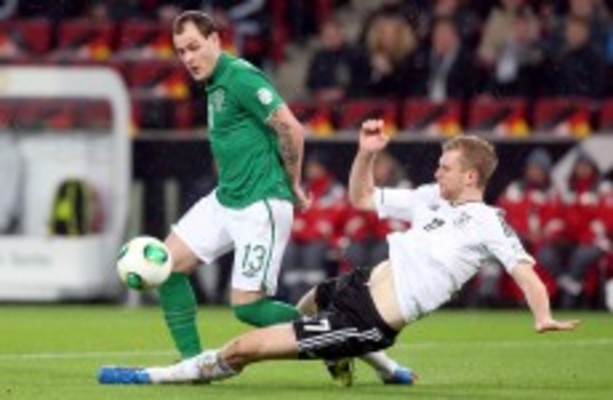 Celtic's Anthony Stokes tries his luck from a set piece News Photo