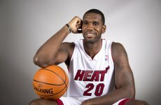 Greg Oden plays first NBA game in 4 years, slam dunks on first play
